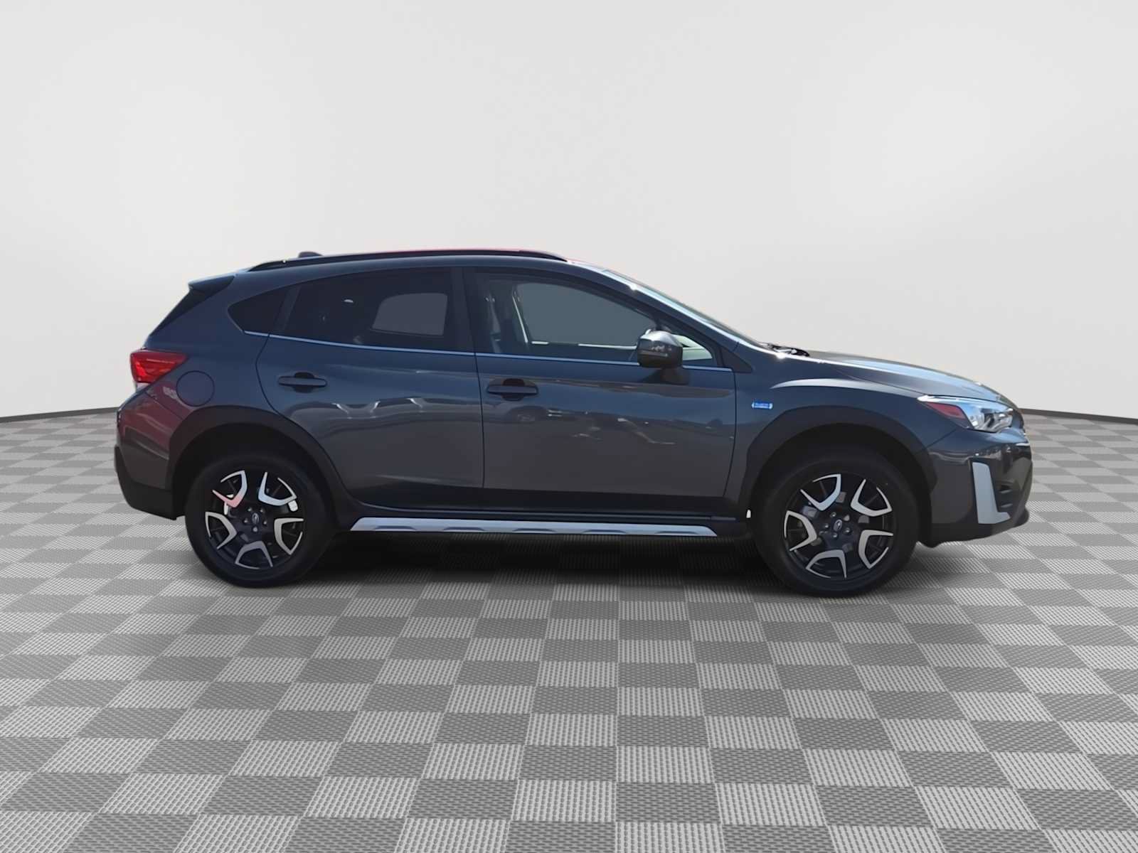 Used 2022 Subaru Crosstrek Hybrid w/ Moonroof Package w/Navigation AWD/4WD image 9