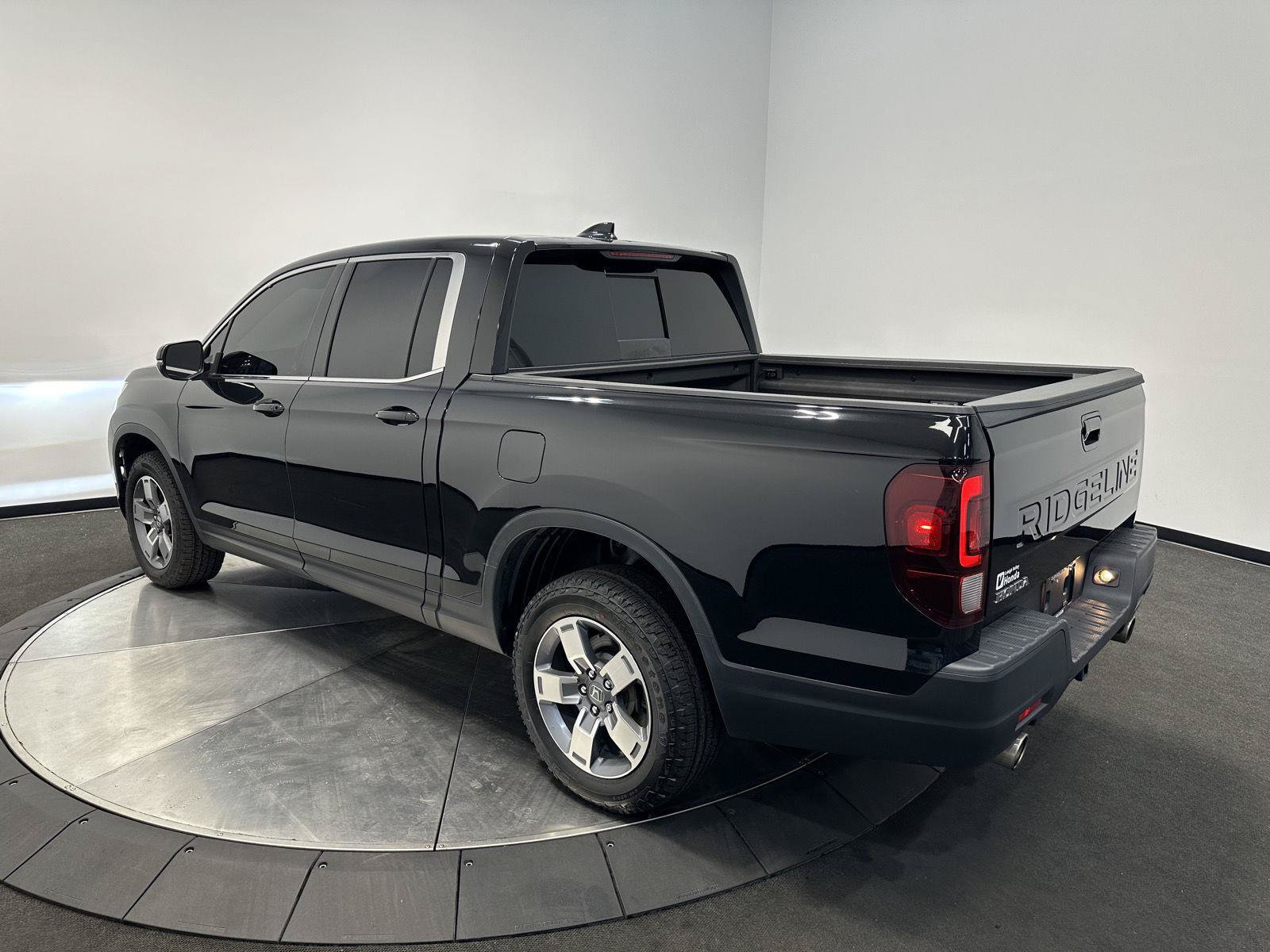 Certified 2024 Honda Ridgeline RTL image 5
