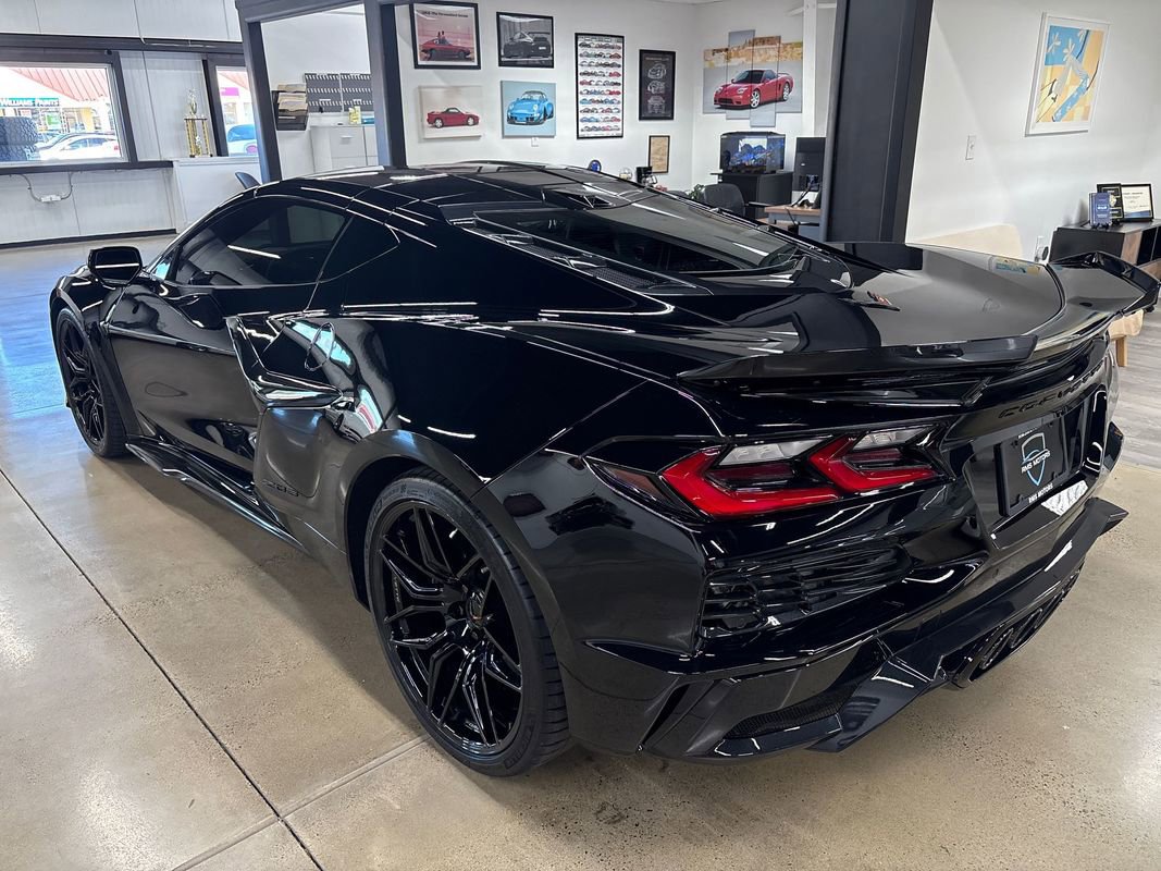 Used 2025 Chevrolet Corvette Z06 image 11