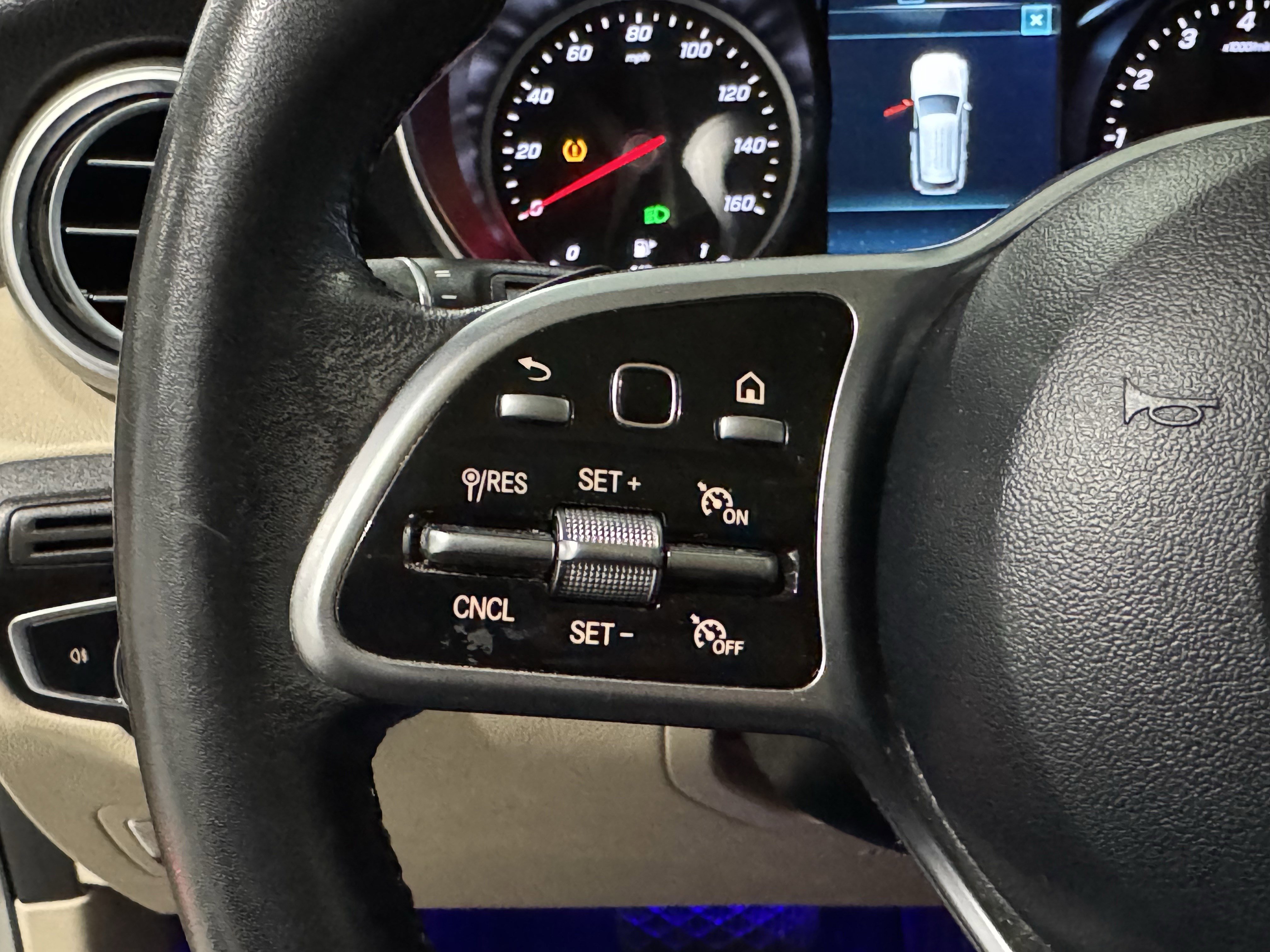 Used 2021 Mercedes-Benz GLC 300 4MATIC w/ Premium Package image 27