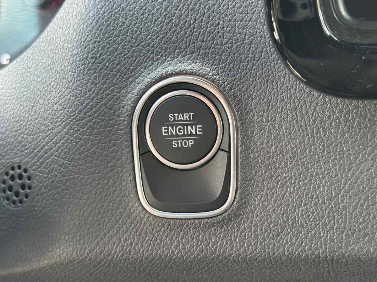 Used 2025 Mercedes-Benz Sprinter 2500 image 31