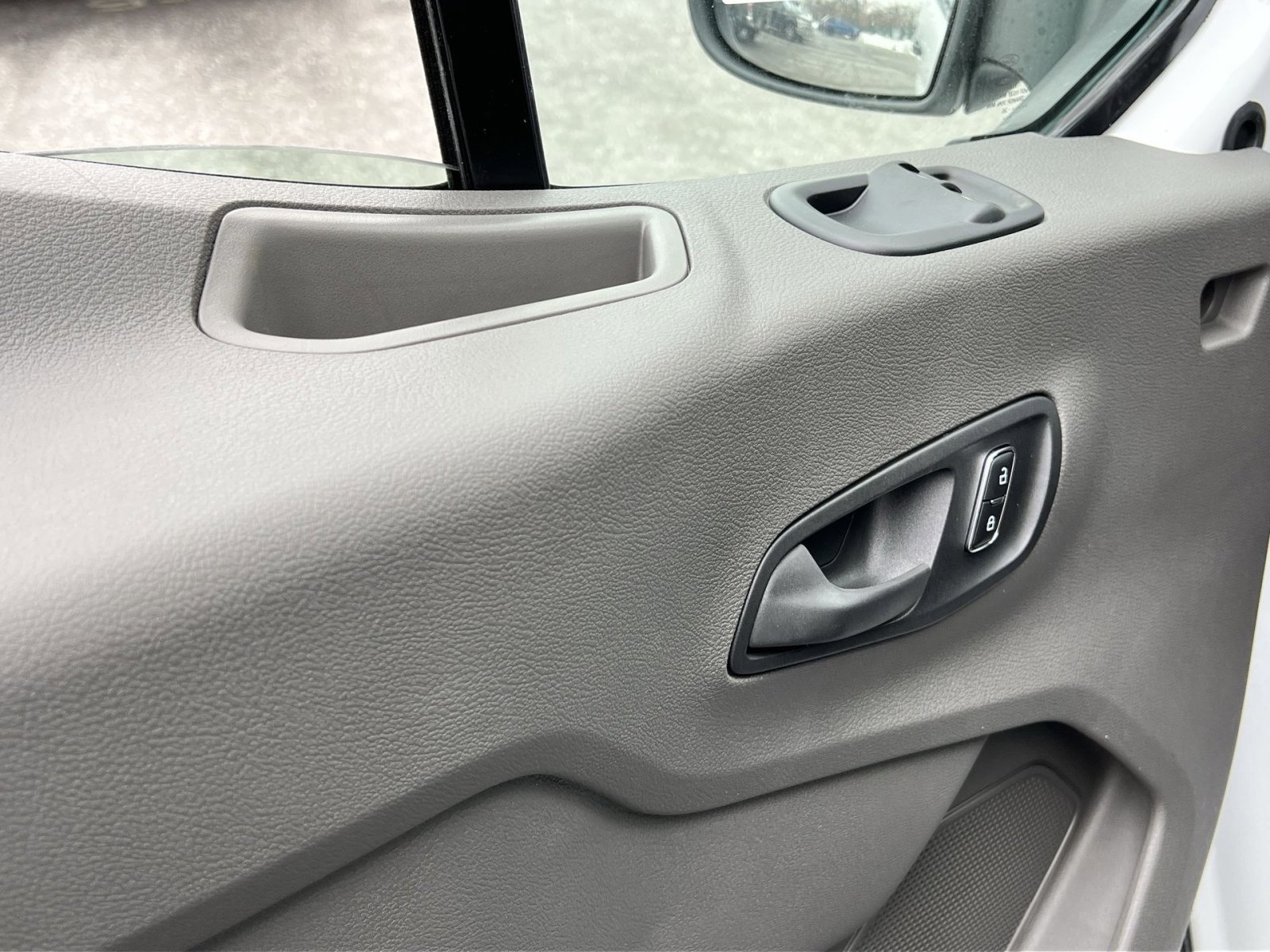 New 2026 Ford Transit 250 148 Medium Roof w/ Load Area Protection Package RWD image 14