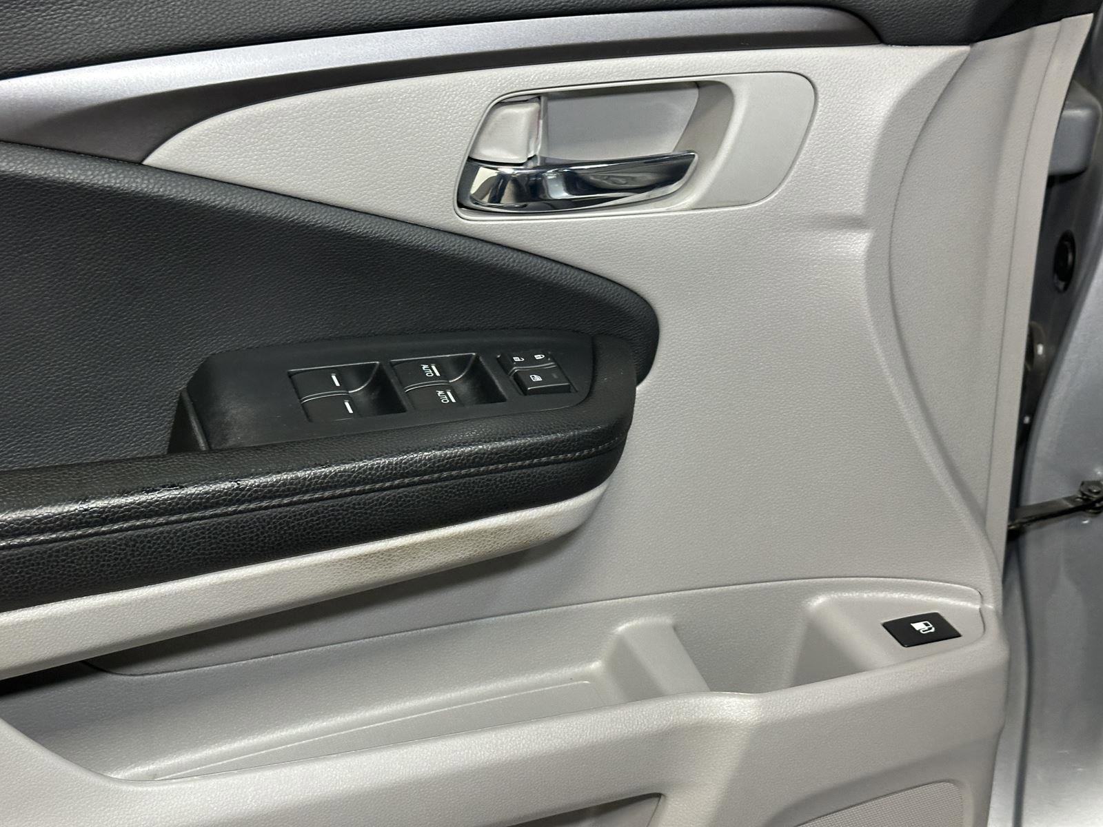 Used 2021 Honda Pilot EX image 21