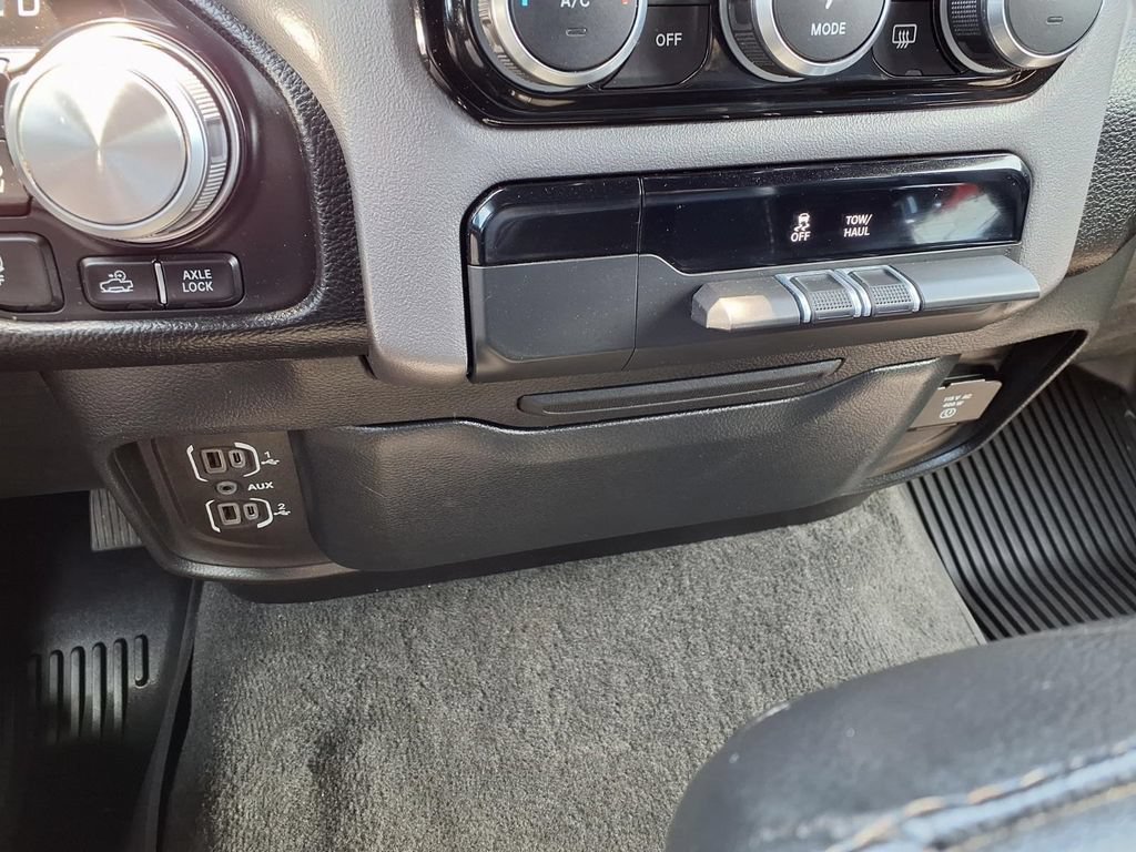 Used 2023 RAM 1500 Laramie w/ Off Road Group AWD/4WD image 10