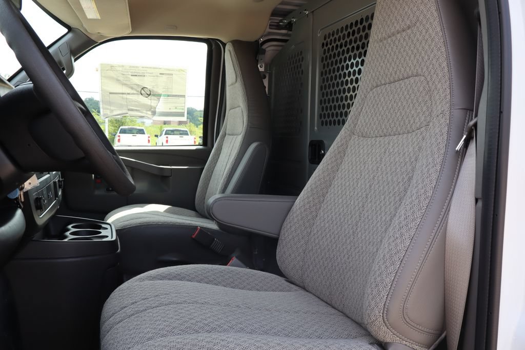 New 2025 Chevrolet Express 2500 w/ Driver Convenience Package RWD image 9