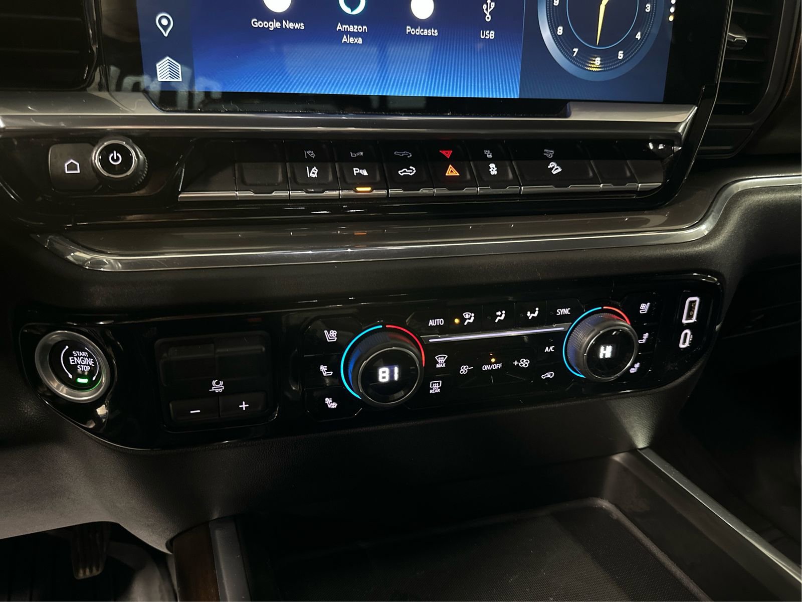Used 2024 Chevrolet Silverado 3500 High Country w/ Technology Package AWD/4WD image 27
