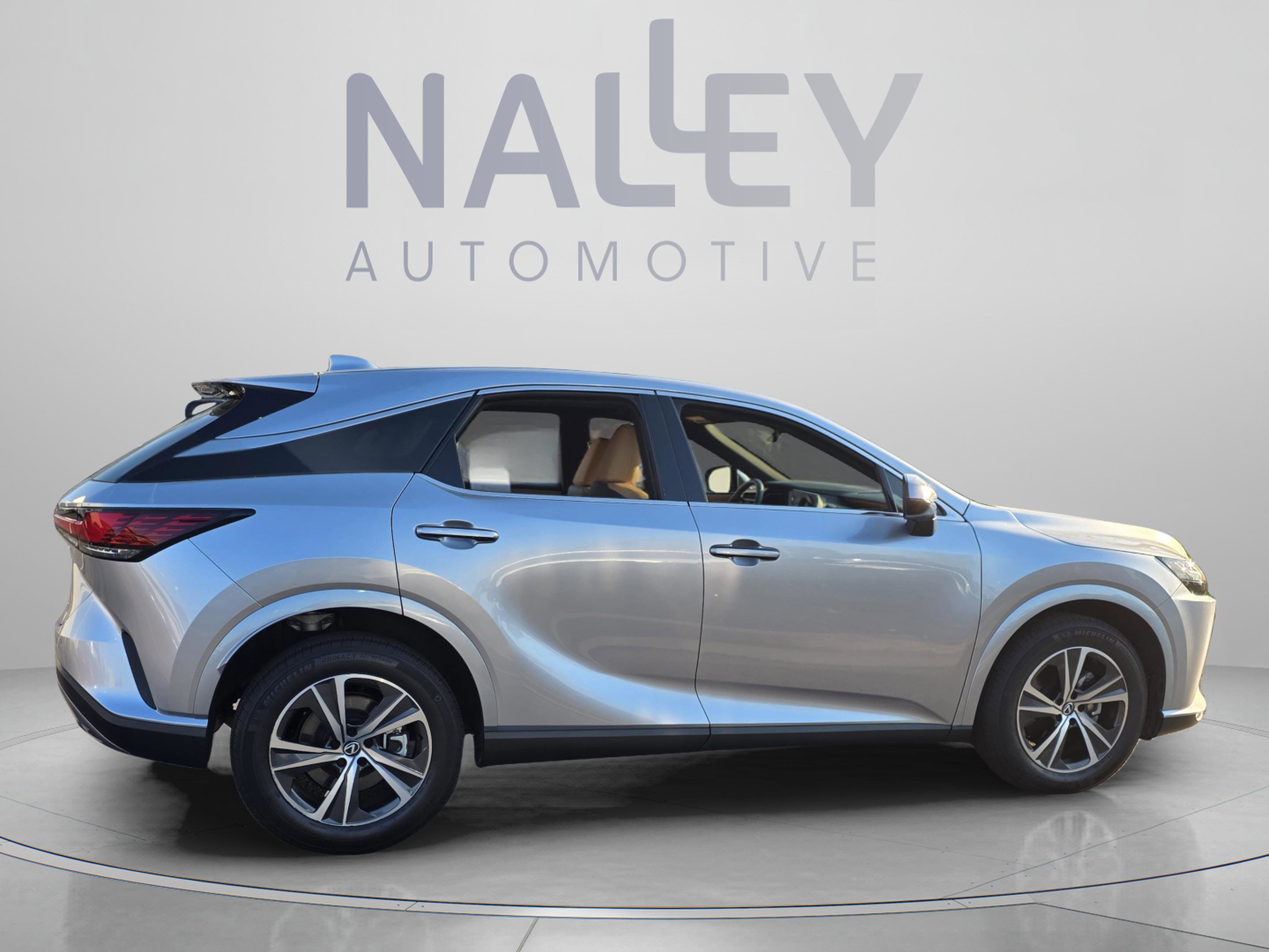 Used 2025 Lexus RX 350 FWD w/ Technology Package image 5