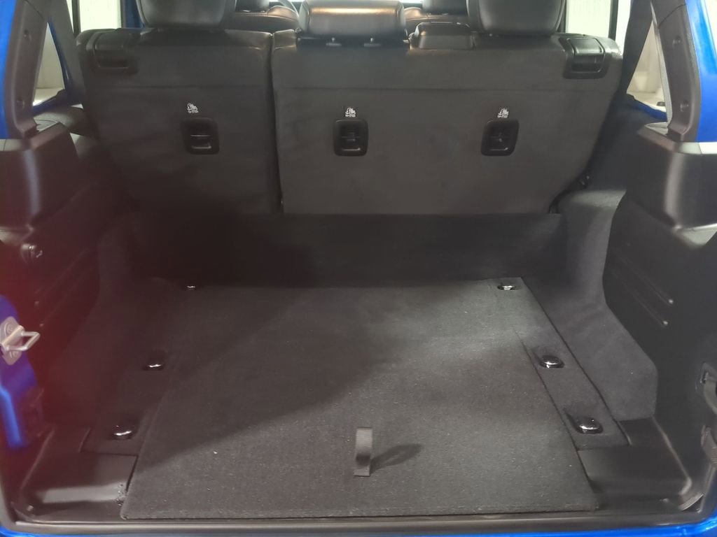 Used 2024 Jeep Wrangler Unlimited Sahara w/ Safety Group image 44