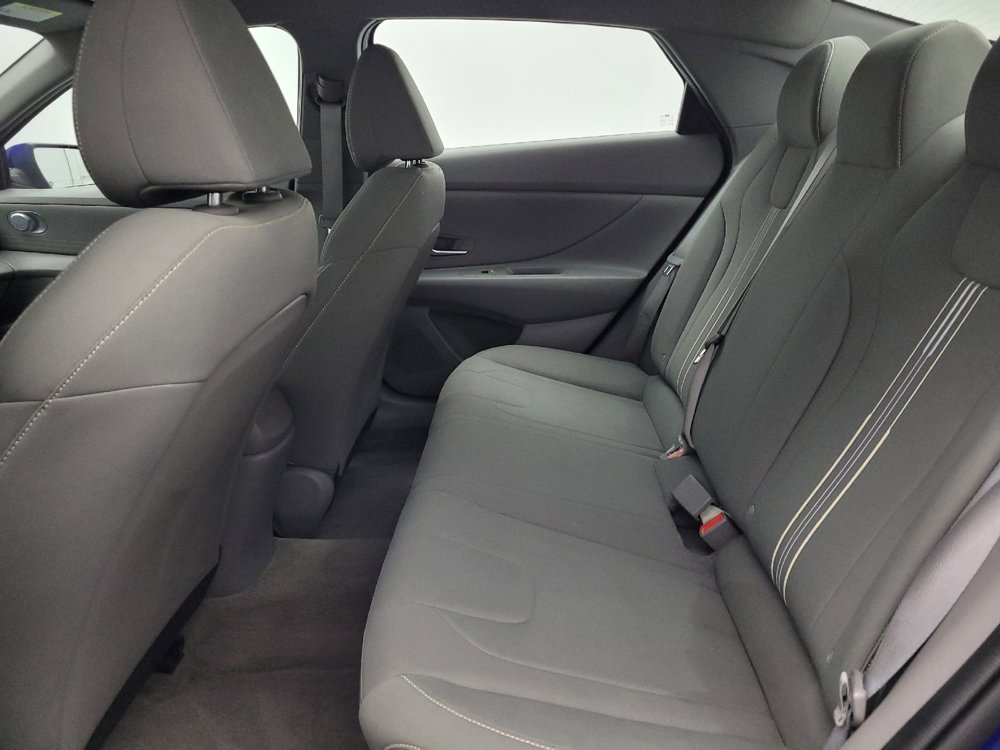 Used 2023 Hyundai Elantra SEL w/ Winter Weather Package image 18