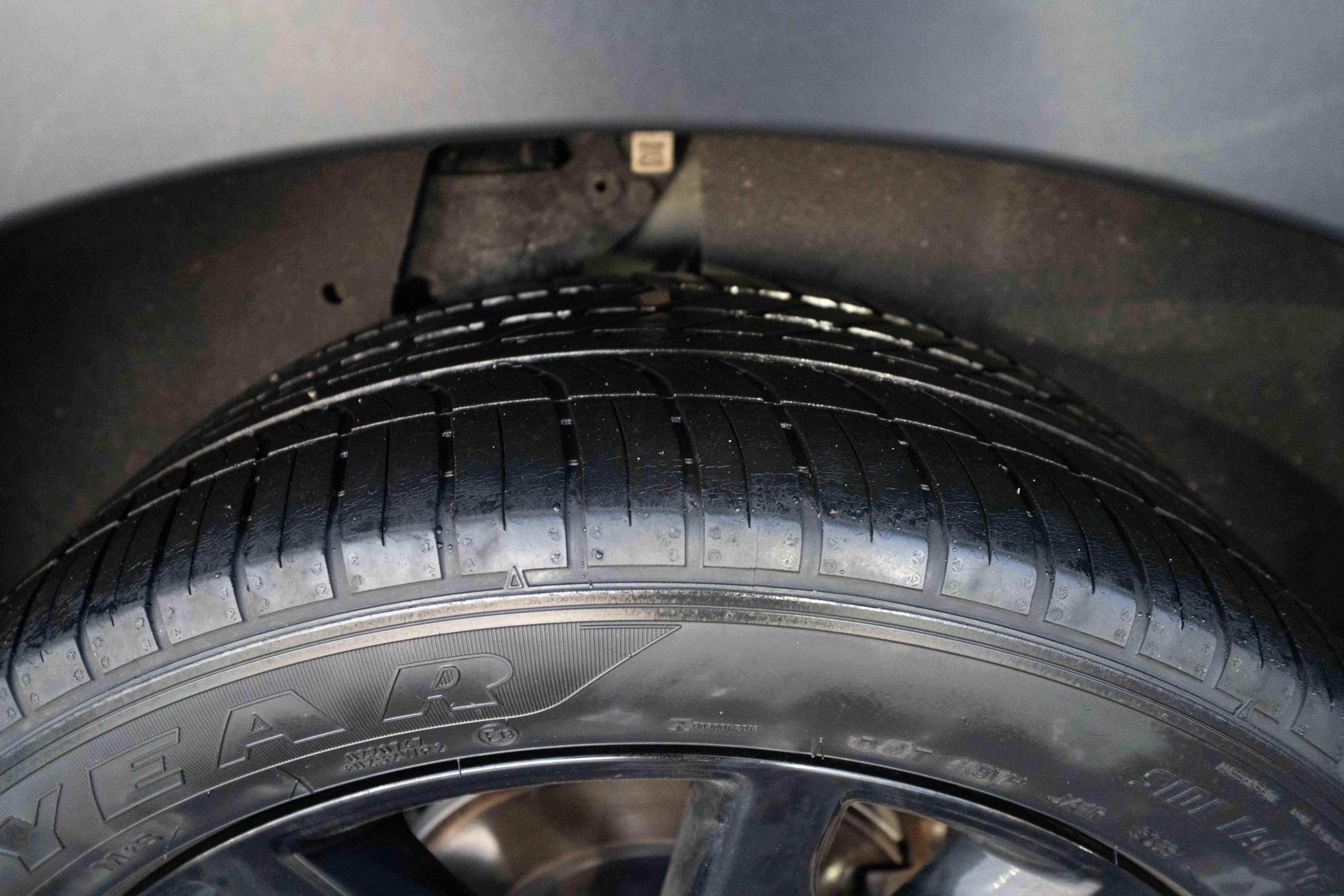 Used 2020 Jaguar E-PACE SE image 31