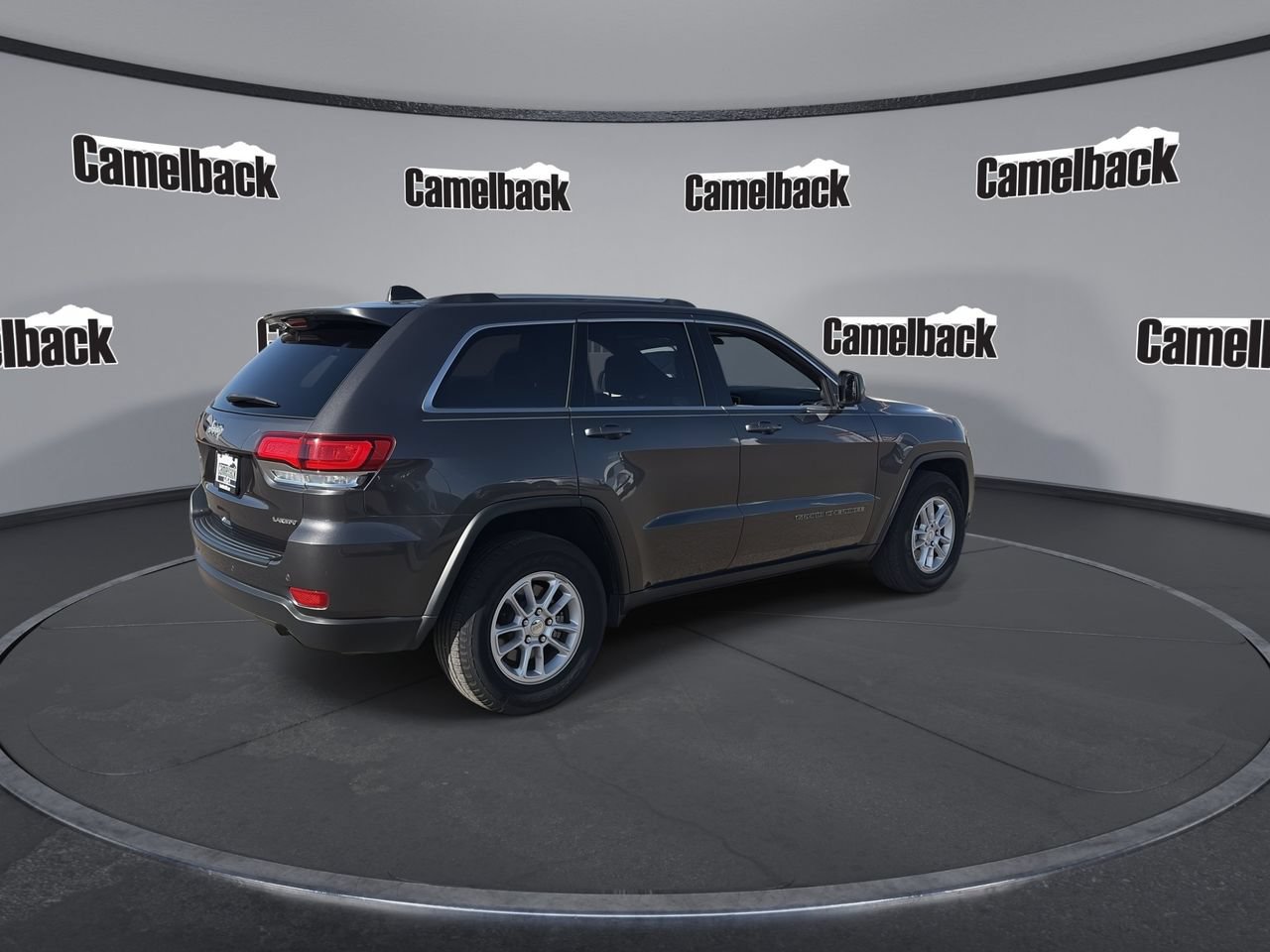 Used 2020 Jeep Grand Cherokee Laredo RWD image 7