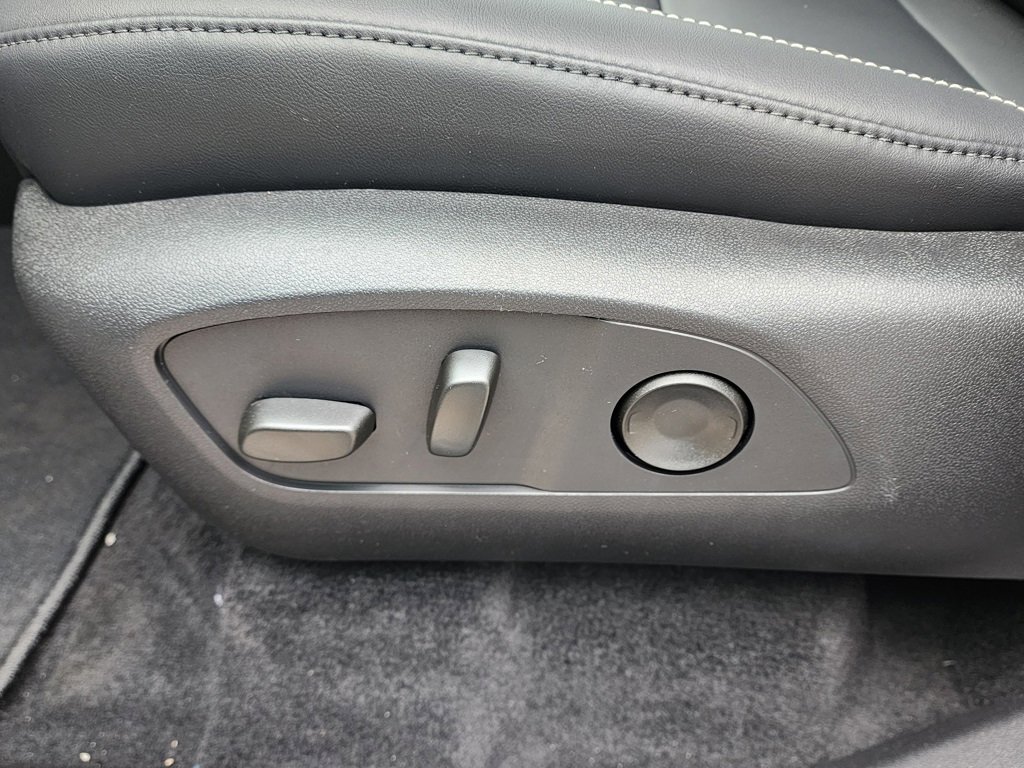 New 2026 GMC Acadia Elevation image 17