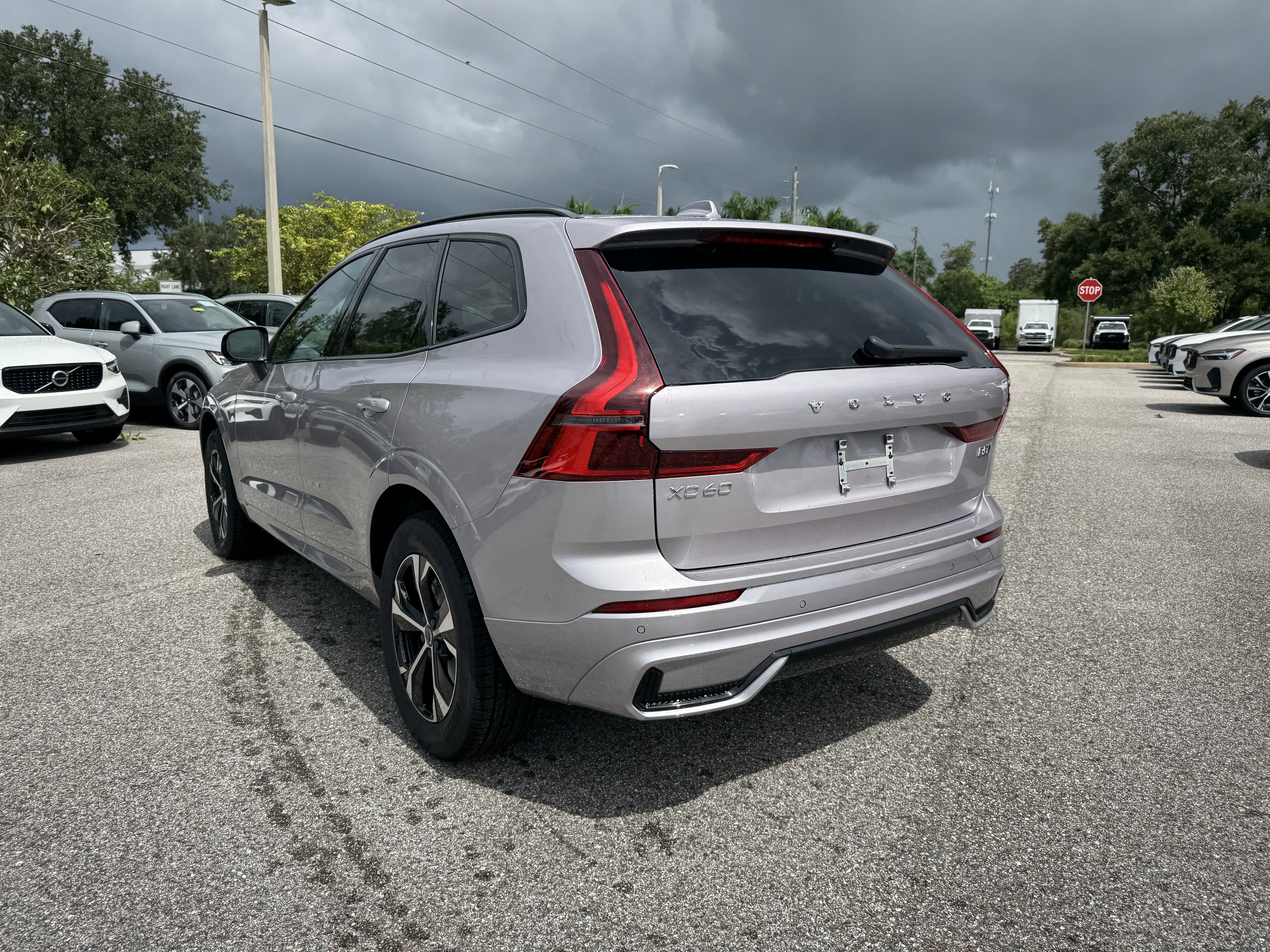 New 2026 Volvo XC60 B5 Core w/ Protection Package image 5