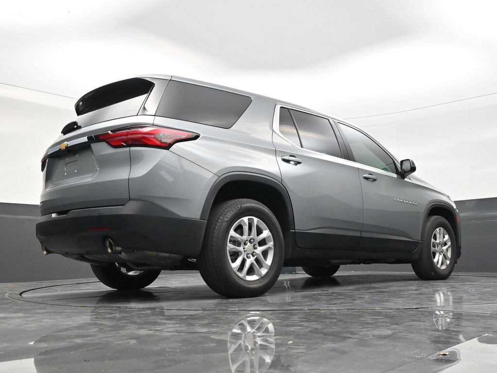 Used 2023 Chevrolet Traverse LS FWD image 24