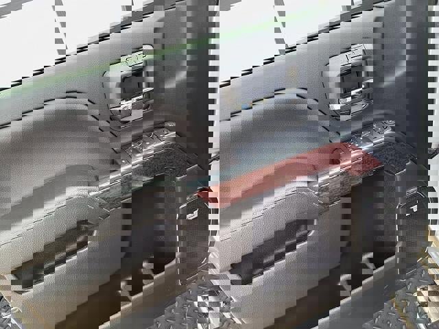 Used 2018 GMC Sierra 2500 SLT image 24