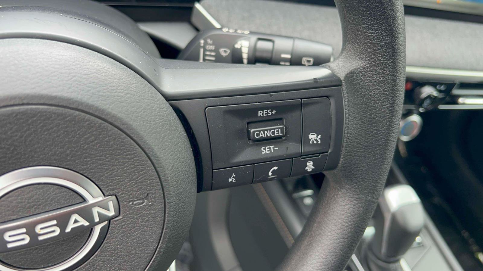 Used 2025 Nissan Kicks SV AWD/4WD image 20
