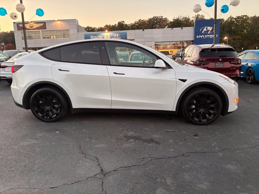 Used 2023 Tesla Model Y Long Range AWD/4WD image 8
