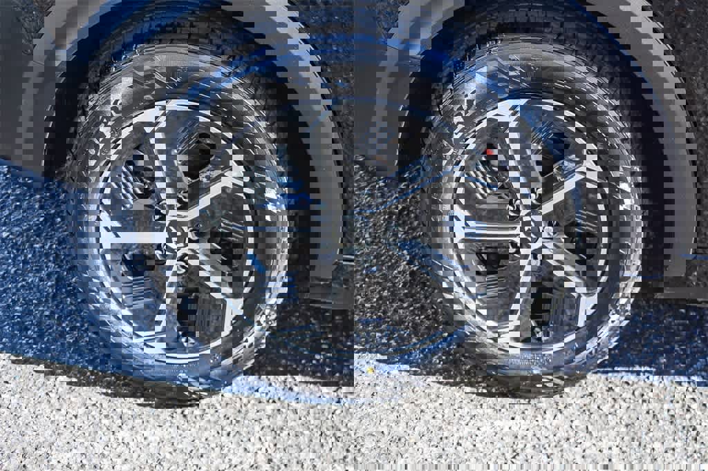 Used 2023 Kia Niro EX image 13