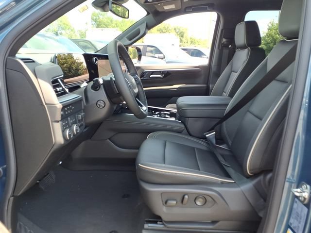 New 2026 Chevrolet Suburban Premier w/ Sun And Tow Package AWD/4WD image 9