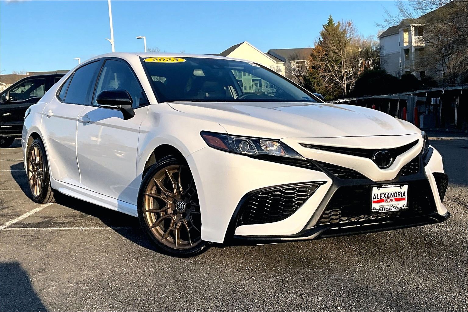 Used 2023 Toyota Camry SE w/ Convenience Package image 2