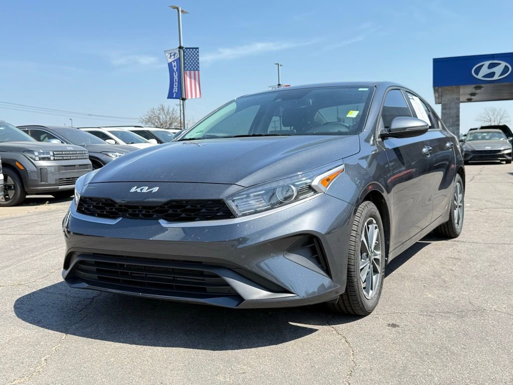 Used 2024 Kia Forte LXS w/ LXS Technology Package FWD image 3