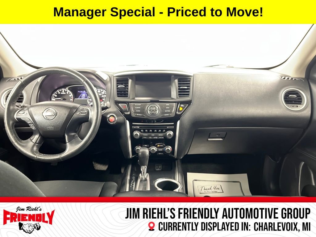 Used 2018 Nissan Pathfinder SV image 12