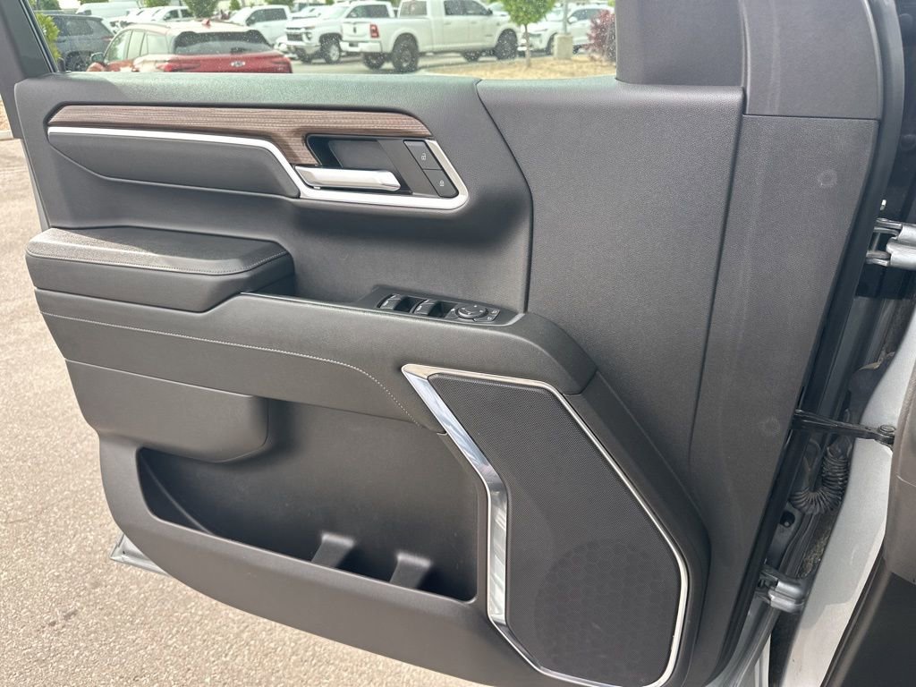 Used 2023 Chevrolet Silverado 1500 RST w/ Z71 Off-Road Package AWD/4WD image 19