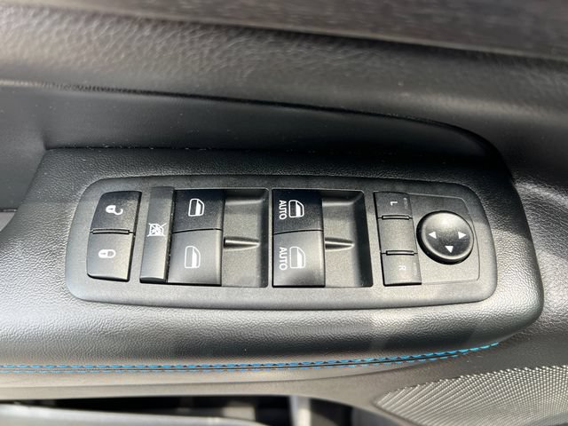 Used 2018 Jeep Grand Cherokee Laredo AWD/4WD image 12