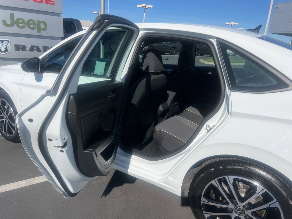 Used 2025 Volkswagen Jetta Sport image 25