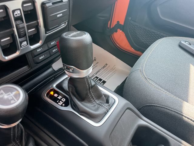 Used 2025 Jeep Gladiator Sport AWD/4WD image 15
