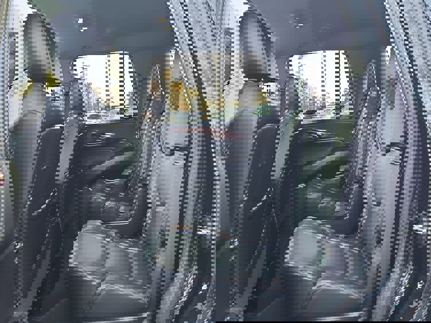 Used 2019 Cadillac Escalade Luxury w/ Escalade Sport Edition image 26