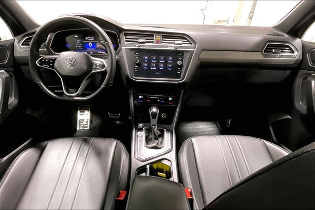 Used 2024 Volkswagen Tiguan SE R-Line w/ MDO Package, Three-Row image 15