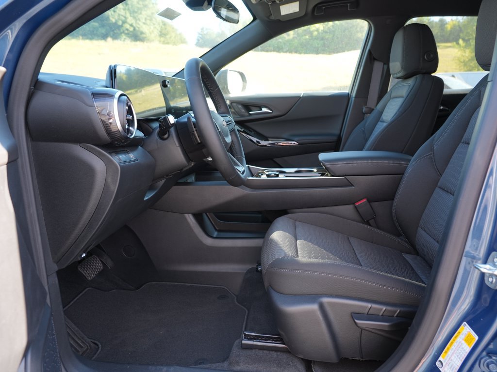 New 2027 Chevrolet Equinox LT AWD/4WD image 8