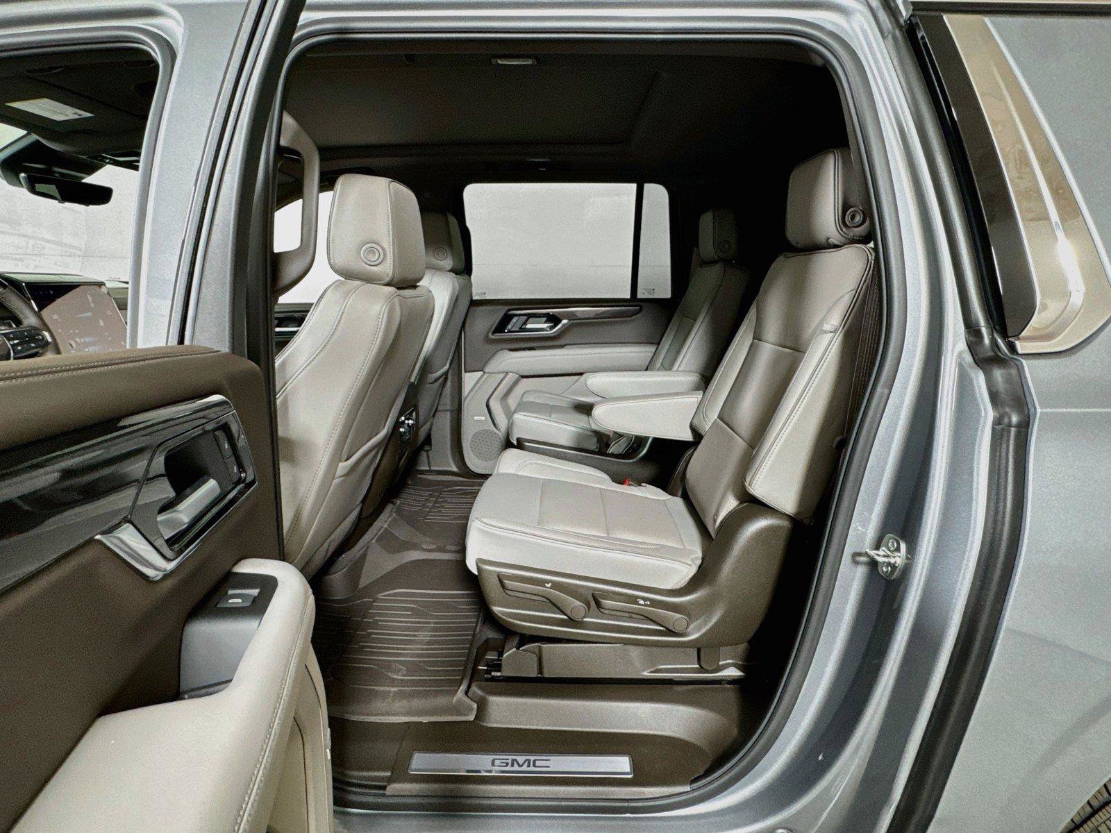New 2027 GMC Yukon XL Elevation w/ LPO, Floor Liner Package AWD/4WD image 13