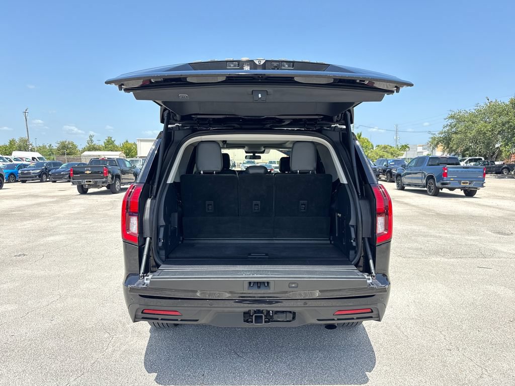Certified 2025 Ford Expedition Active RWD image 33
