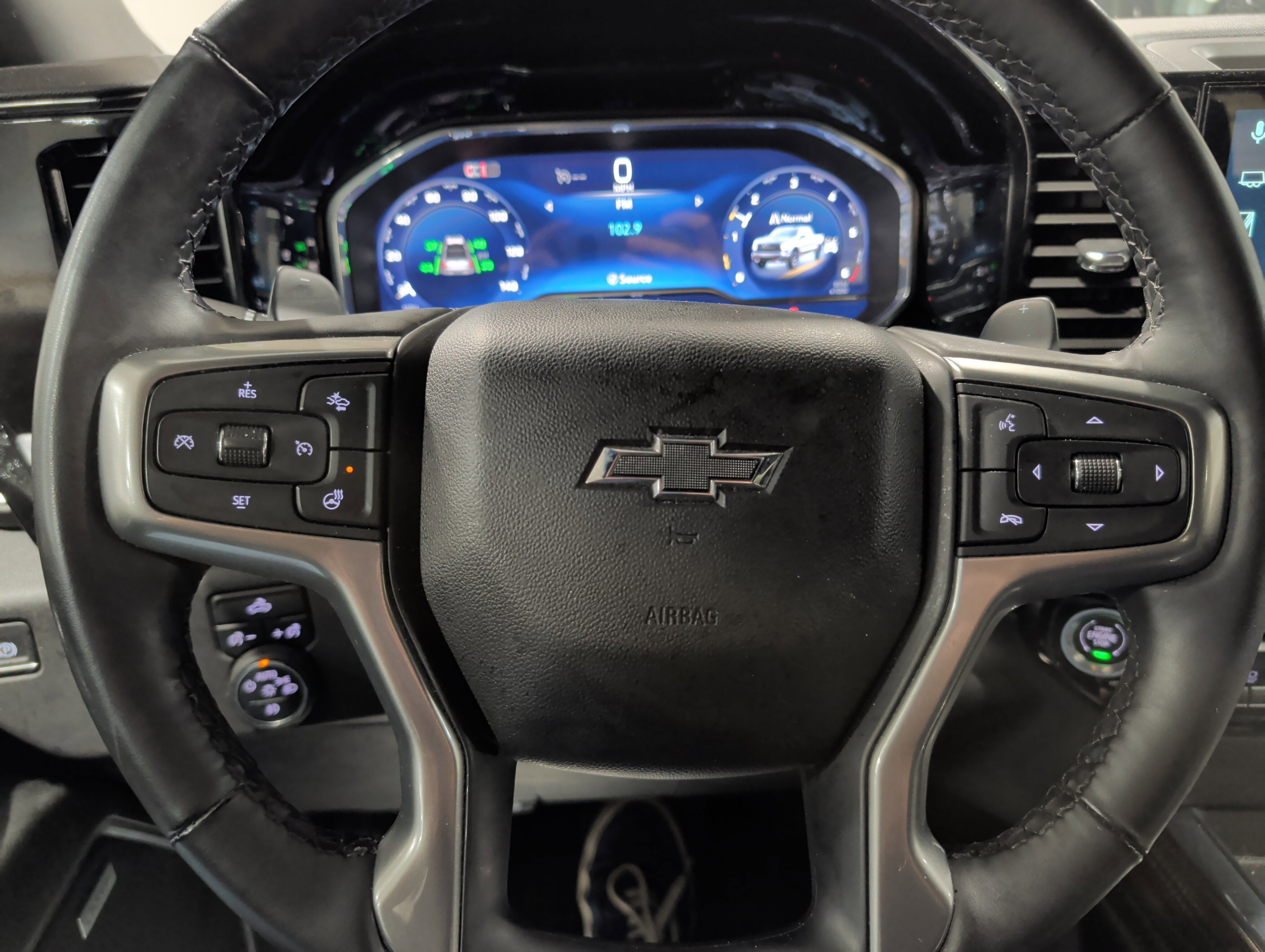 Used 2025 Chevrolet Silverado 1500 LT Trail Boss w/ Convenience Package II image 9