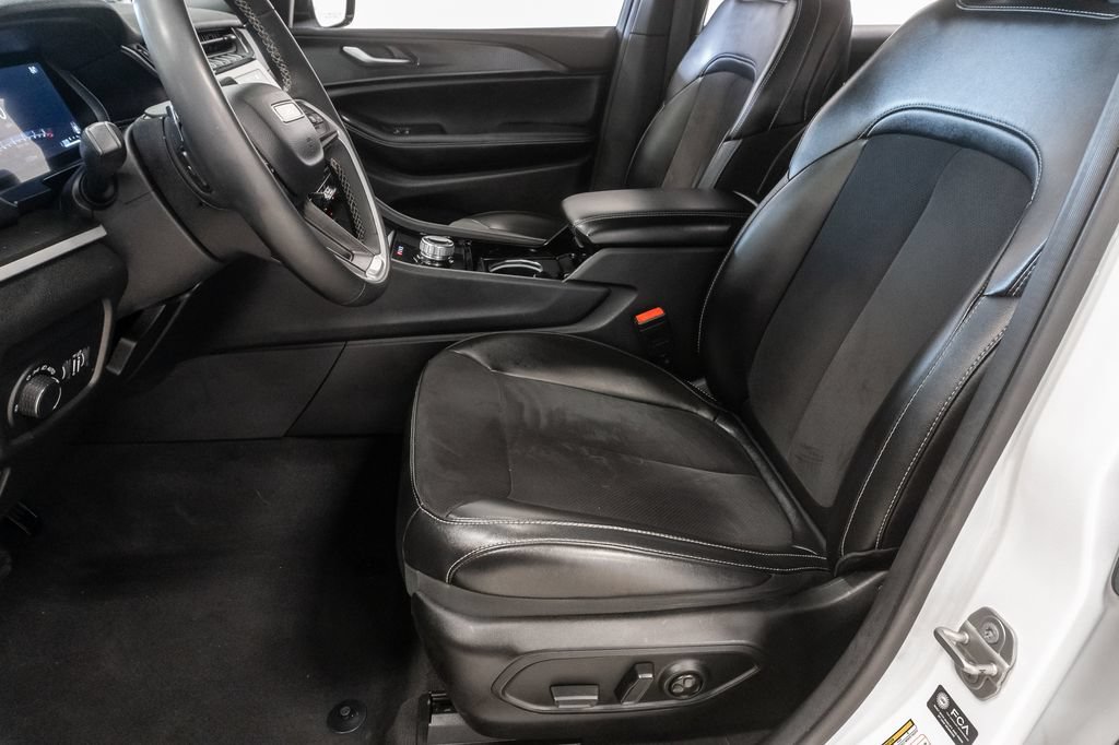 Certified 2023 Jeep Grand Cherokee L Laredo AWD/4WD image 10