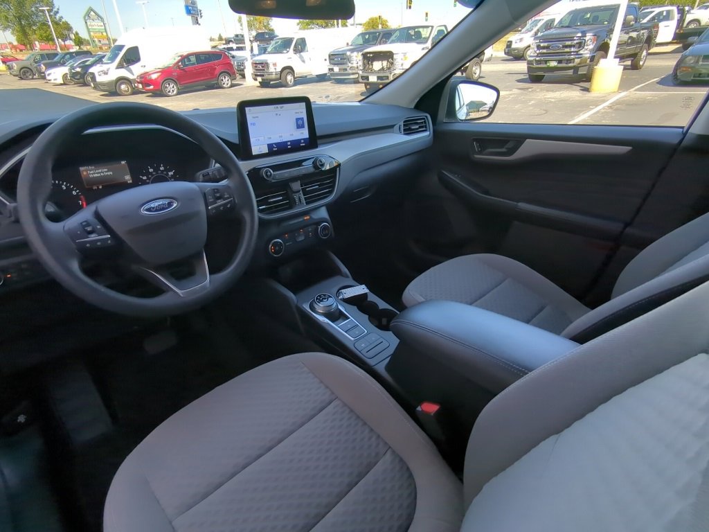 Used 2022 Ford Escape SE image 2