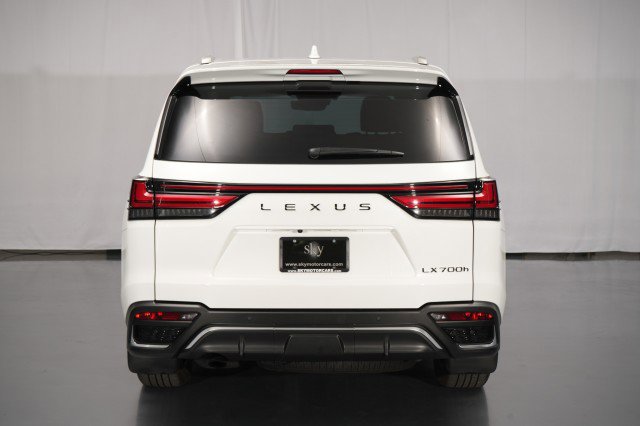 Used 2025 Lexus LX 700h F Sport image 13