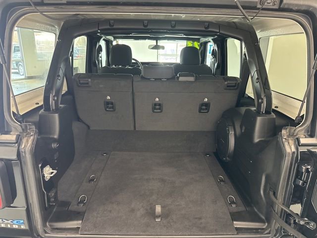 Used 2023 Jeep Wrangler Unlimited w/ Cold Weather Group image 10