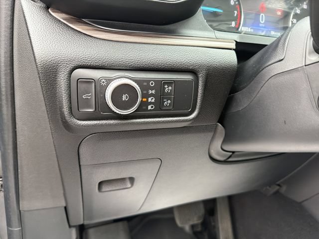 Used 2022 Ford Explorer Limited w/ Equipment Group 301A AWD/4WD image 18