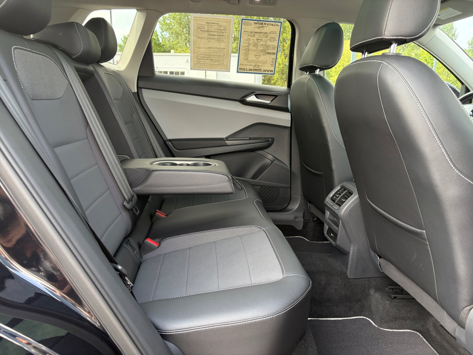 Certified 2023 Volkswagen Taos SE w/ Panoramic Sunroof Package AWD/4WD image 18