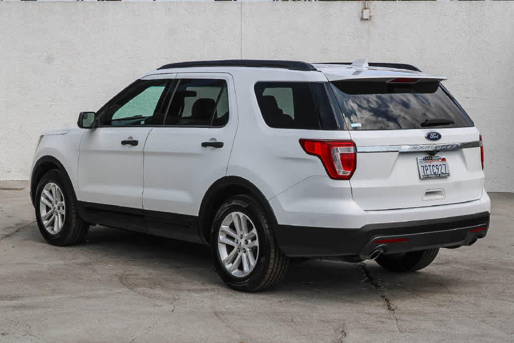 Used 2016 Ford Explorer FWD image 4