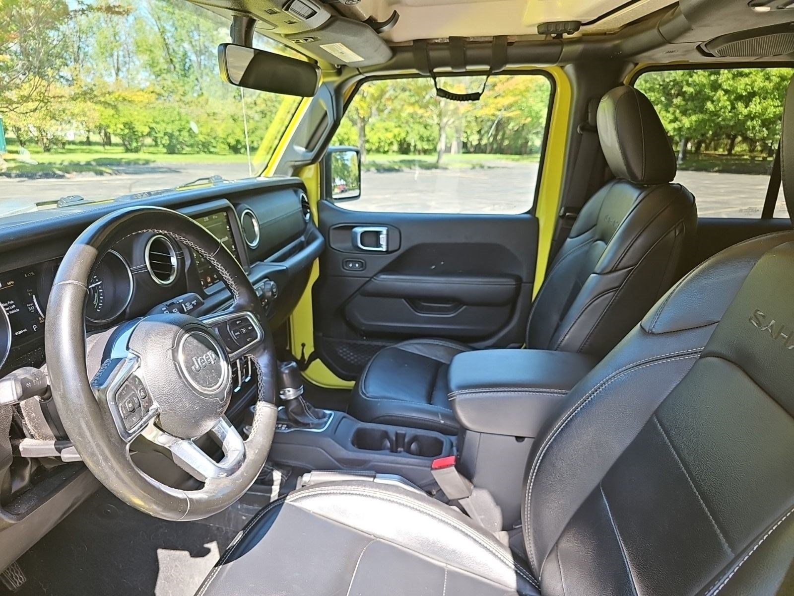 Used 2023 Jeep Wrangler Unlimited Sahara w/ Cold Weather Group AWD/4WD image 18