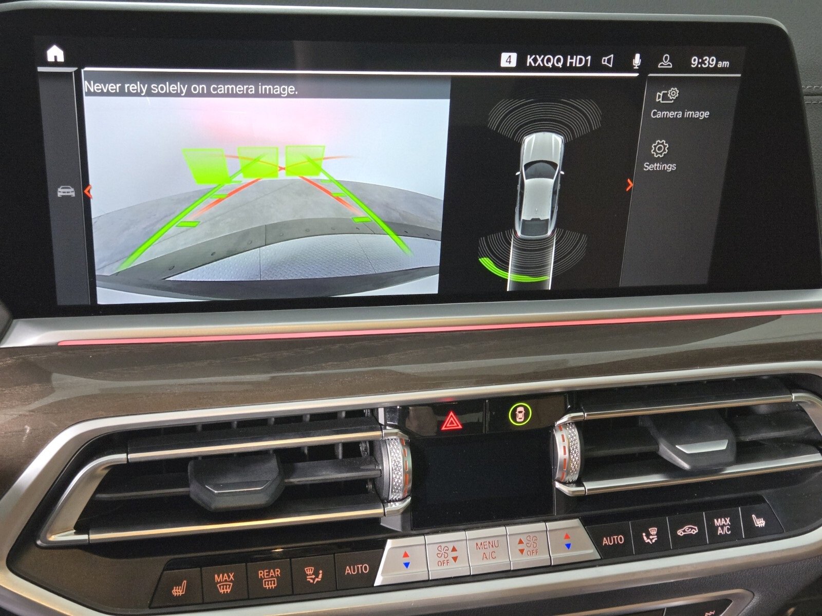 Used 2023 BMW X6 xDrive40i w/ M Sport Package image 28