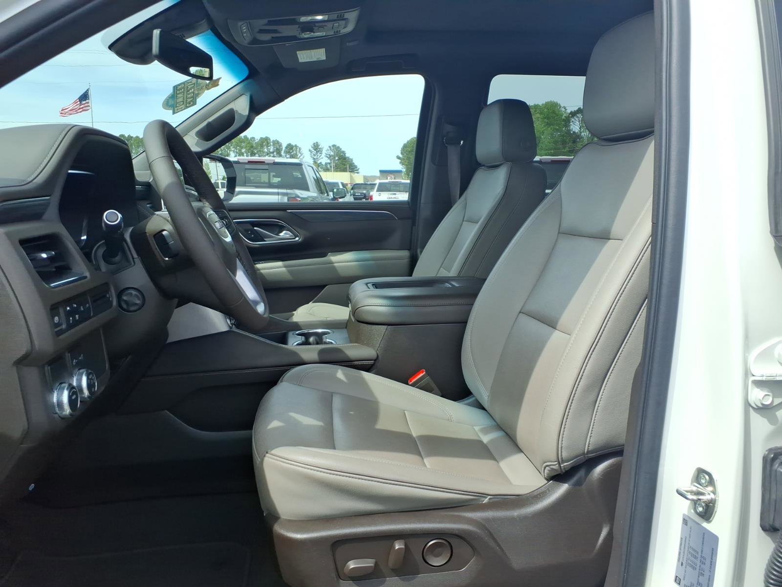 Used 2022 GMC Yukon SLT w/ SLT Premium Package image 20