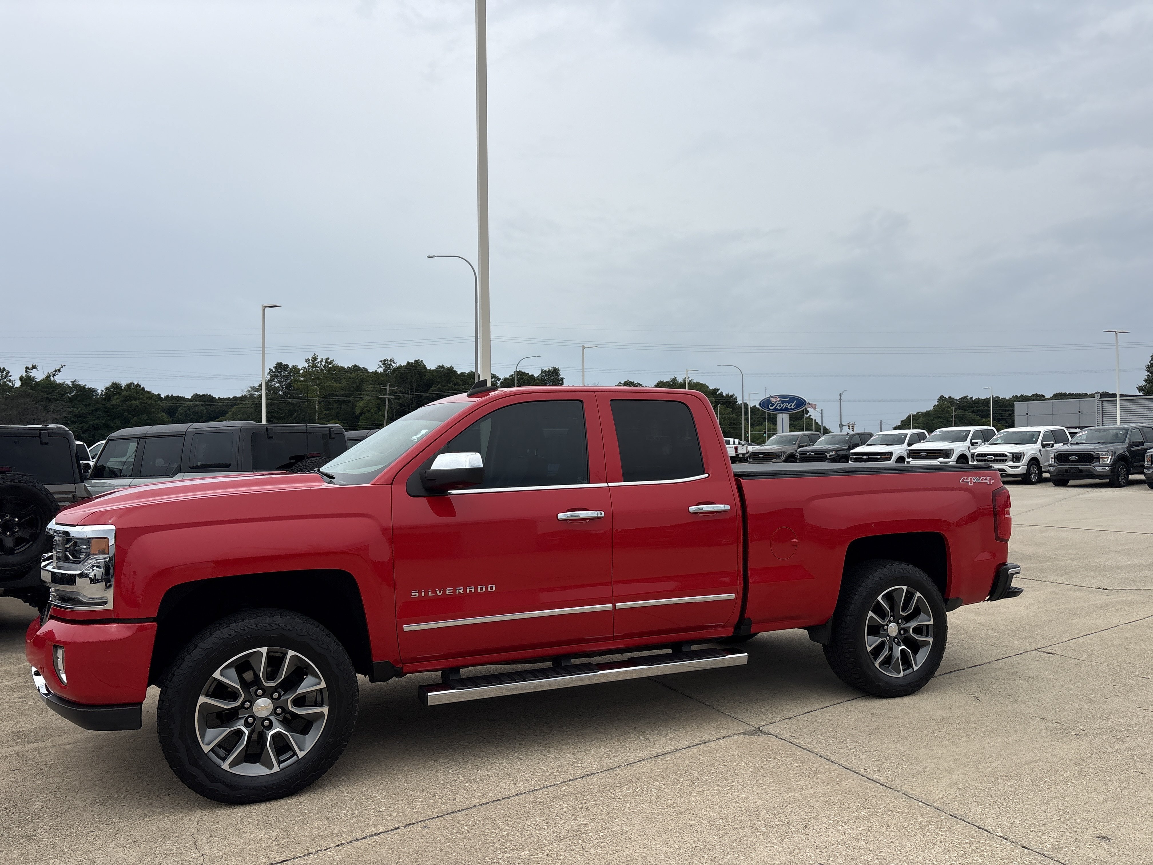 Used 2016 Chevrolet Silverado 1500 LTZ w/ LTZ Plus Package AWD/4WD image 5