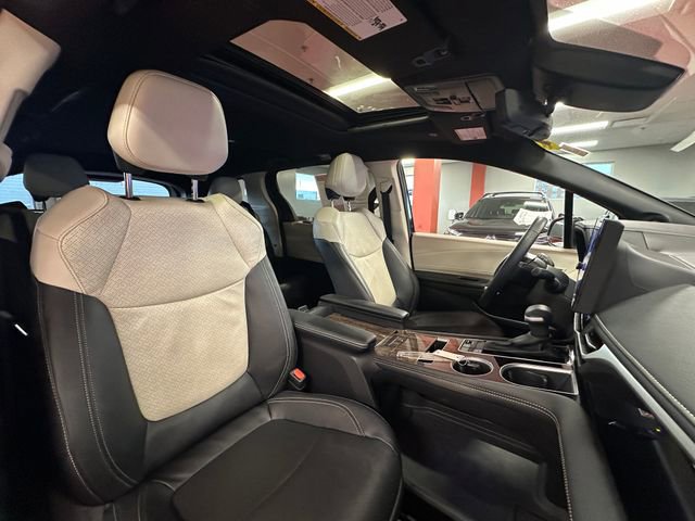 Certified 2025 Toyota Sienna Limited image 17