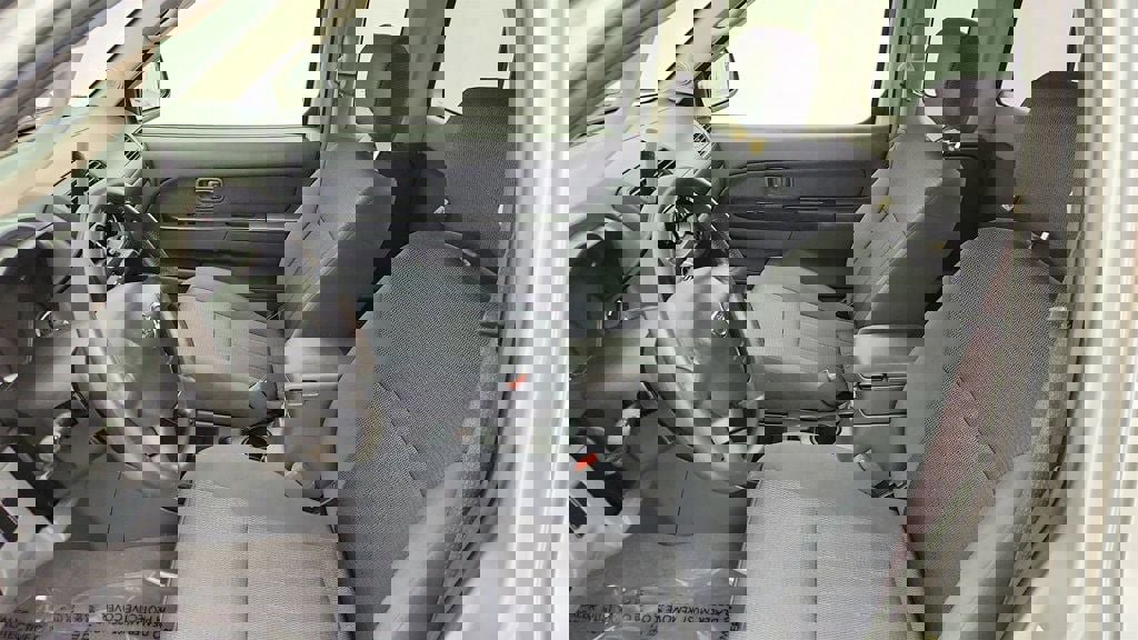 Used 2004 Nissan Frontier XE w/ (VTP) Value Truck Pkg image 18