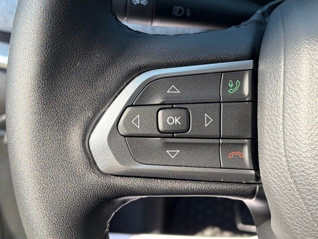 Used 2025 Jeep Compass Latitude w/ Sun & Sound Group image 17